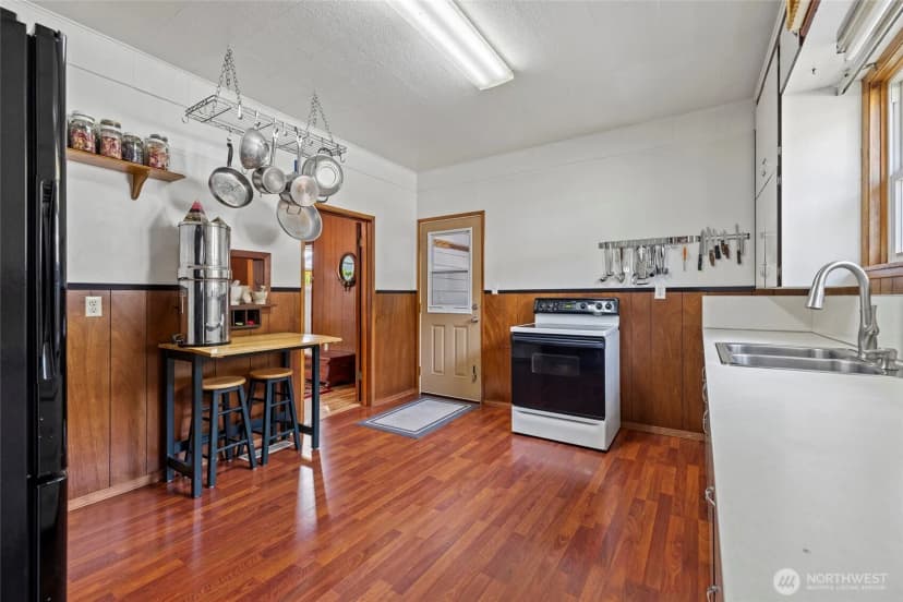 Property photo for 7362 N Superior Avenue, Concrete photo 18