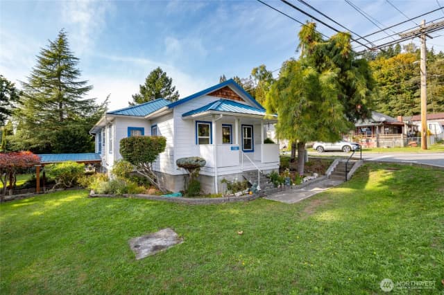 Property photo for 7362 N Superior Avenue, Concrete