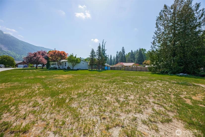 Property photo for 459 Commercial Avenue, Darrington photo 28