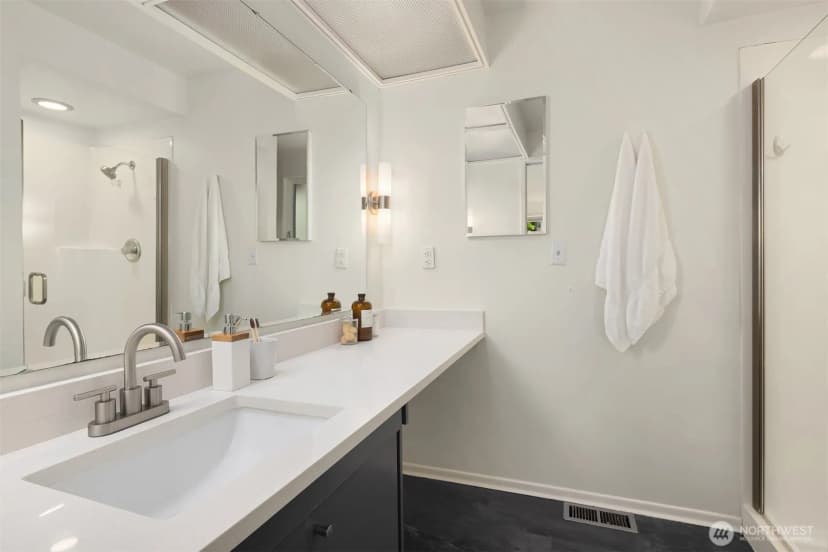 Property photo for 7231 91st Place Se, Mercer Island photo 15