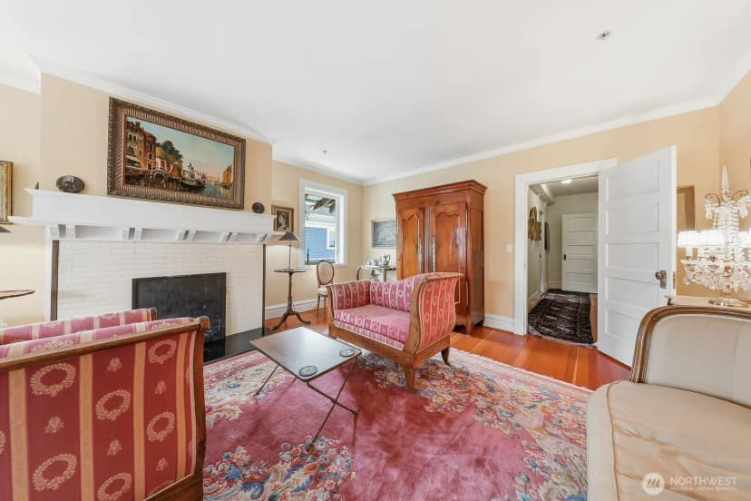 Property photo for 211 14th Avenue E, Seattle photo 9