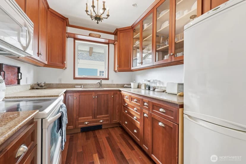 Property photo for 211 14th Avenue E, Seattle photo 12