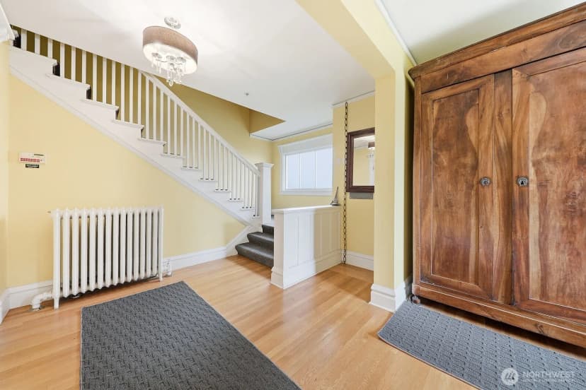 Property photo for 211 14th Avenue E, Seattle photo 5