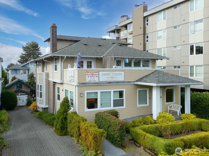 Property photo for 211 14th Avenue E, Seattle photo 32