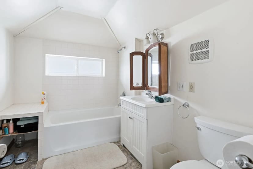 Property photo for 211 14th Avenue E, Seattle photo 24