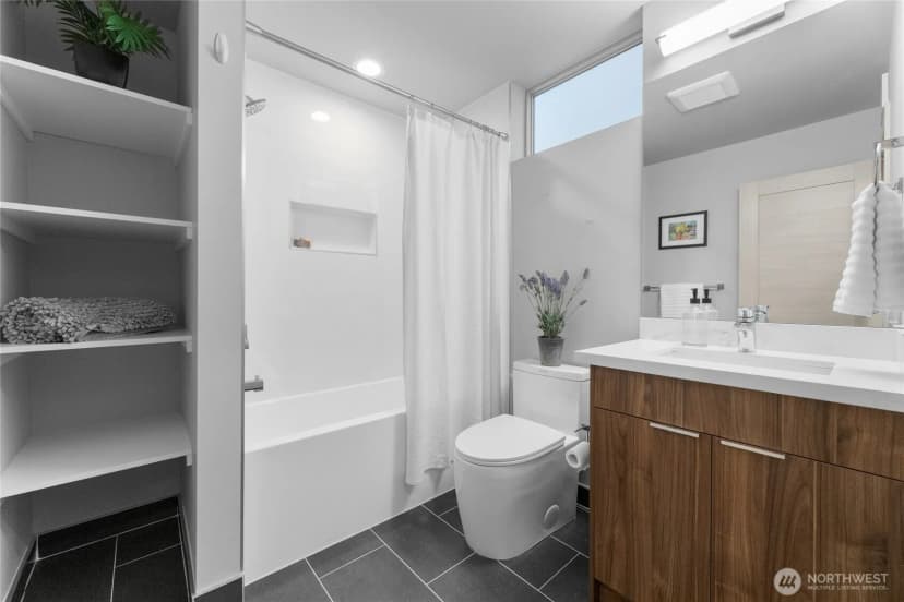 Property photo for 814 Nw 54th Street #a, Seattle photo 4