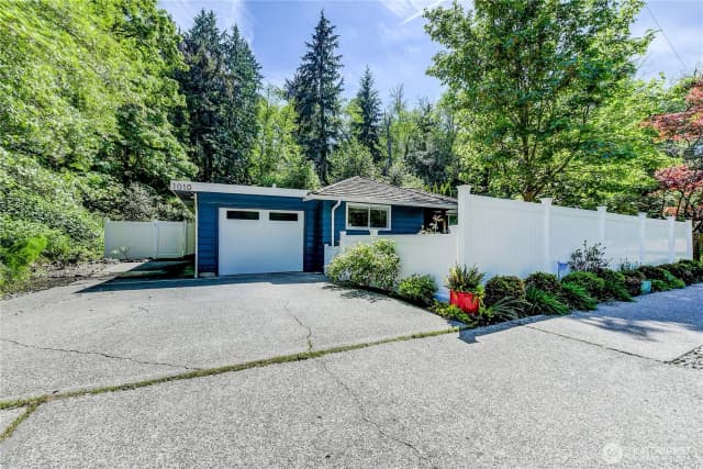 Property photo for 1010 Main Street, Edmonds photo 2