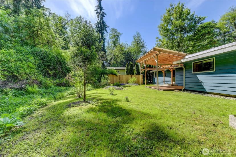 Property photo for 1010 Main Street, Edmonds photo 18