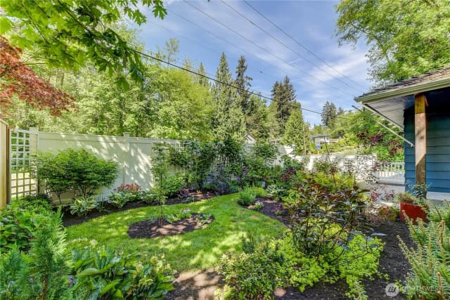 Property photo for 1010 Main Street, Edmonds photo 3