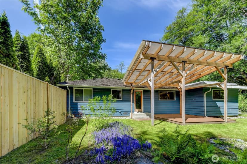 Property photo for 1010 Main Street, Edmonds photo 19