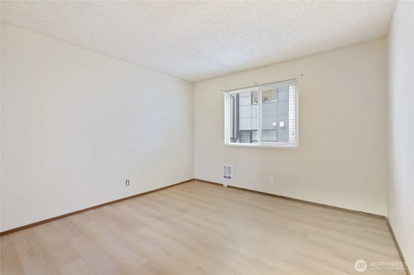 Property photo for 2318 Yale Avenue E, Seattle photo 10
