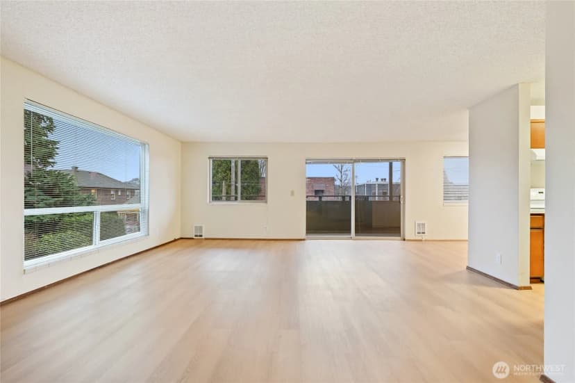 Property photo for 2318 Yale Avenue E, Seattle photo 12