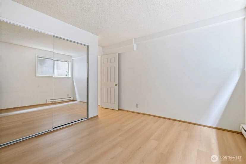 Property photo for 2318 Yale Avenue E, Seattle photo 8