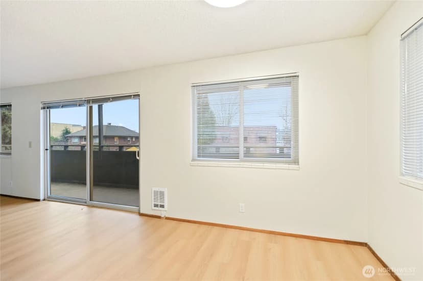 Property photo for 2318 Yale Avenue E, Seattle photo 14