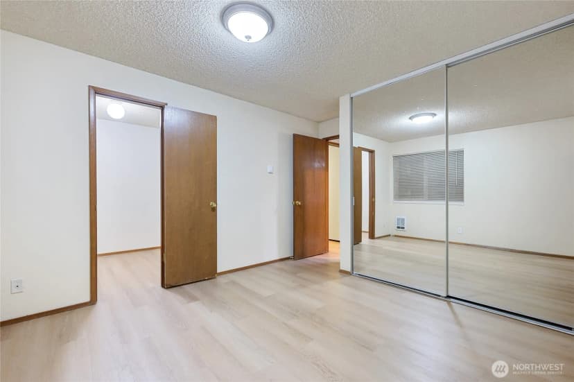 Property photo for 2318 Yale Avenue E, Seattle photo 11