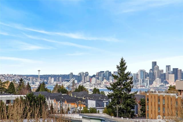 Property photo for 6543 35th Avenue Sw #b, Seattle photo 3
