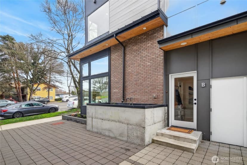 Property photo for 6543 35th Avenue Sw #b, Seattle photo 11