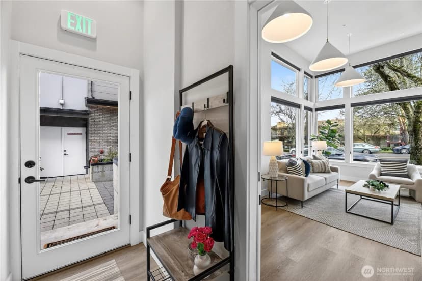 Property photo for 6543 35th Avenue Sw #b, Seattle photo 12
