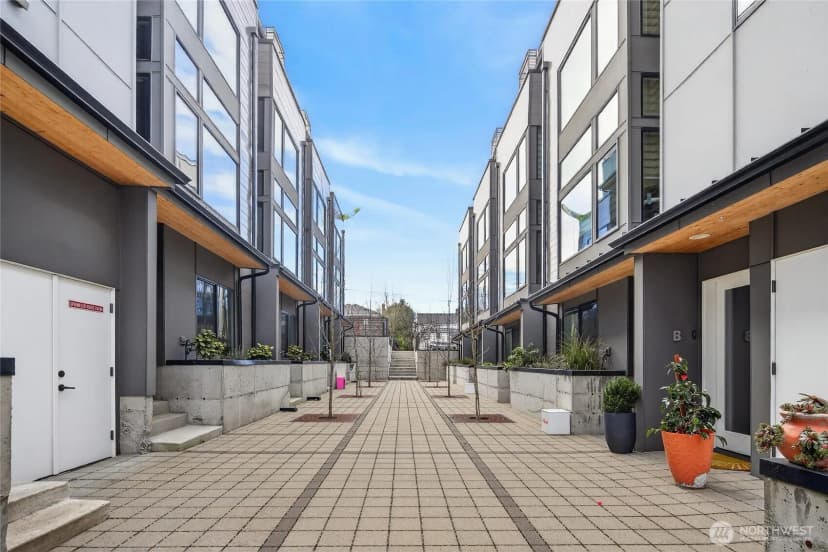 Property photo for 6543 35th Avenue Sw #b, Seattle photo 36