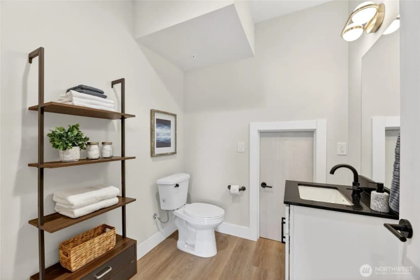 Property photo for 6543 35th Avenue Sw #b, Seattle photo 10