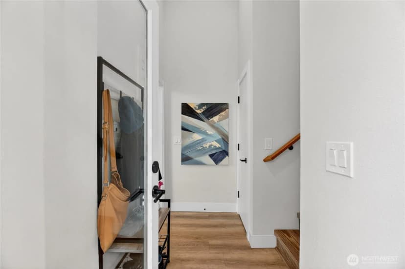 Property photo for 6543 35th Avenue Sw #b, Seattle photo 13