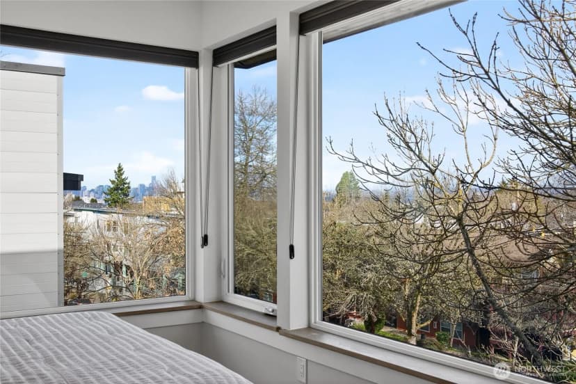 Property photo for 6543 35th Avenue Sw #b, Seattle photo 23