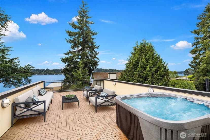 Property photo for 13327 Holmes Point Drive Ne, Kirkland photo 31