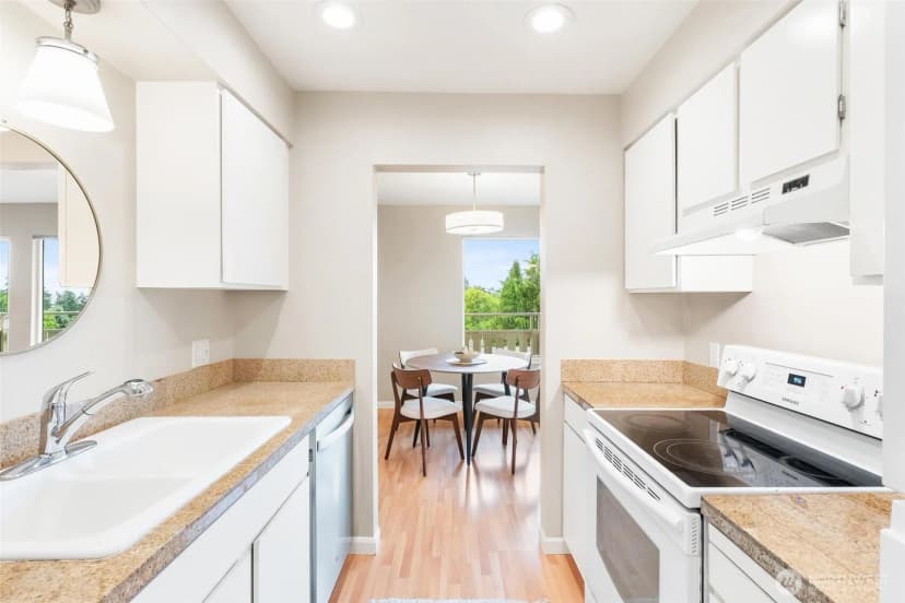 Property photo for 1110 5th Avenue S #402, Edmonds photo 12
