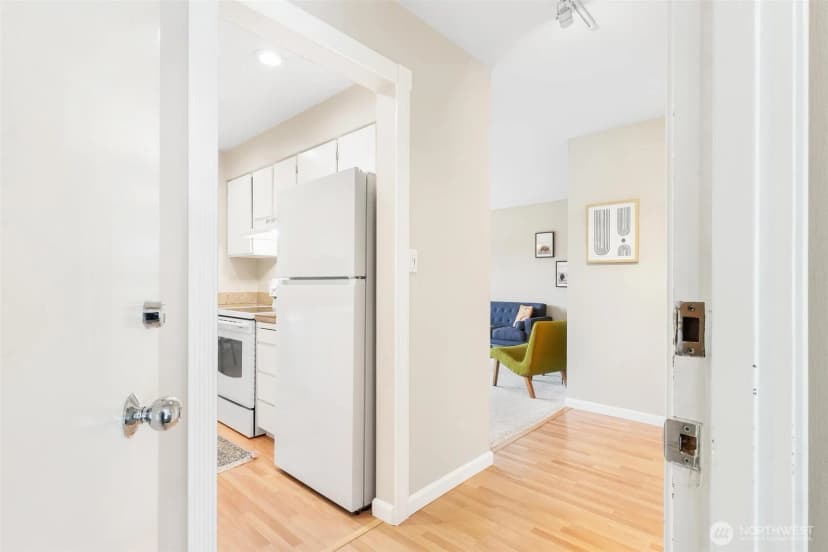 Property photo for 1110 5th Avenue S #402, Edmonds photo 14