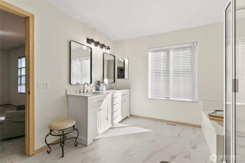 Property photo for 23415 Se 262nd Street, Maple Valley photo 9