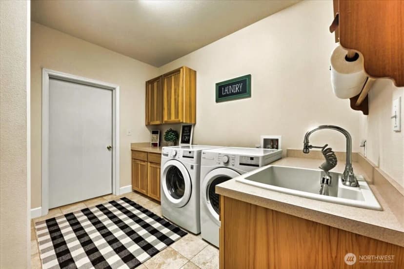 Property photo for 12811 Kapowsin Highlands Drive E, Graham photo 24