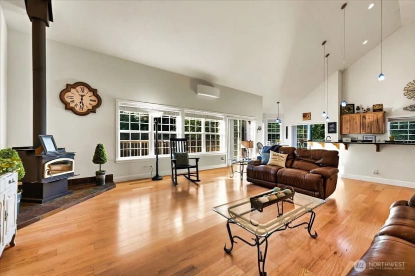 Property photo for 12811 Kapowsin Highlands Drive E, Graham photo 10