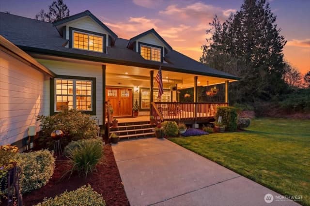 Property photo for 12811 Kapowsin Highlands Drive E, Graham photo 2