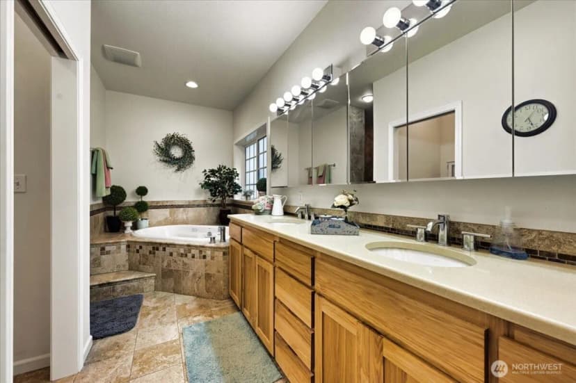 Property photo for 12811 Kapowsin Highlands Drive E, Graham photo 22