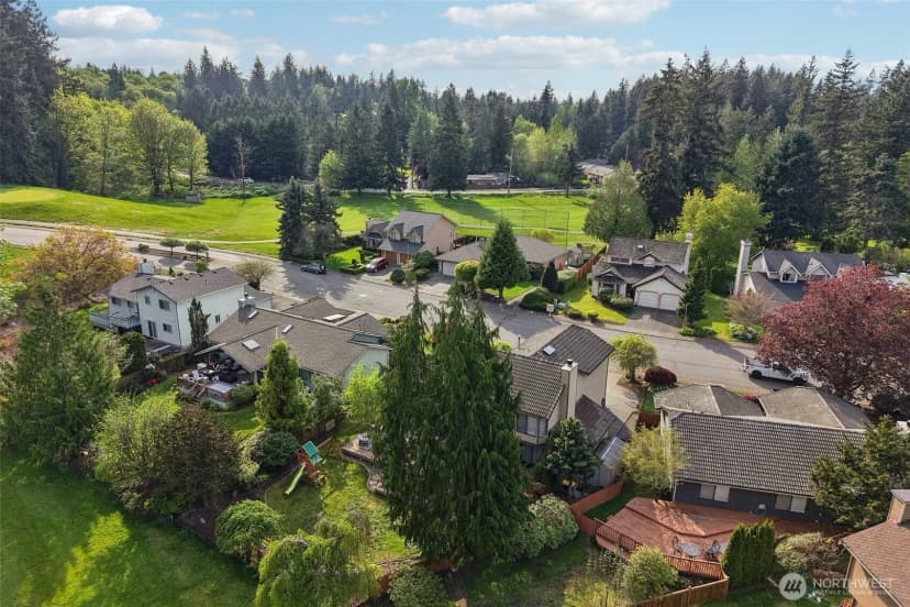 Property photo for 25114 Lake Wilderness Country Club Drive Se, Maple Valley photo 32