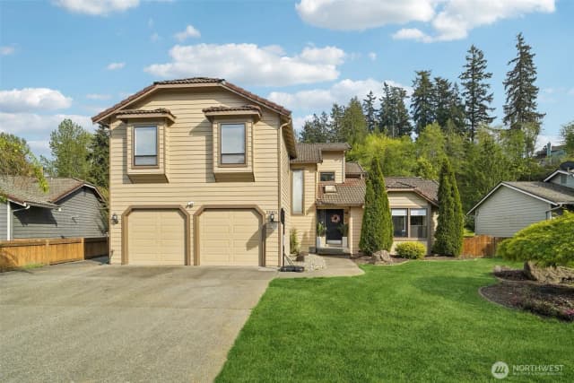 Property photo for 25114 Lake Wilderness Country Club Drive Se, Maple Valley