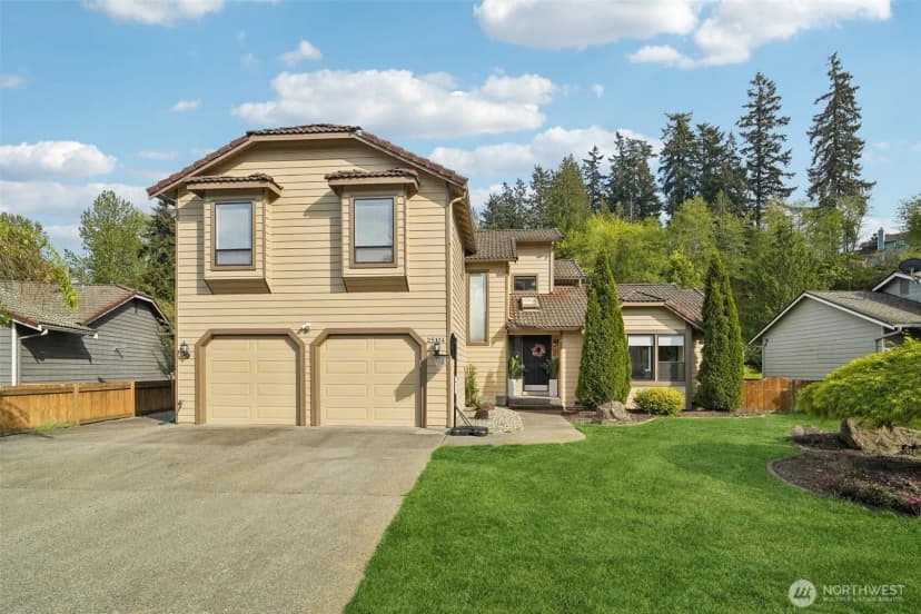 Property photo for 25114 Lake Wilderness Country Club Drive Se, Maple Valley