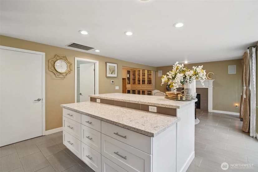 Property photo for 25114 Lake Wilderness Country Club Drive Se, Maple Valley photo 14