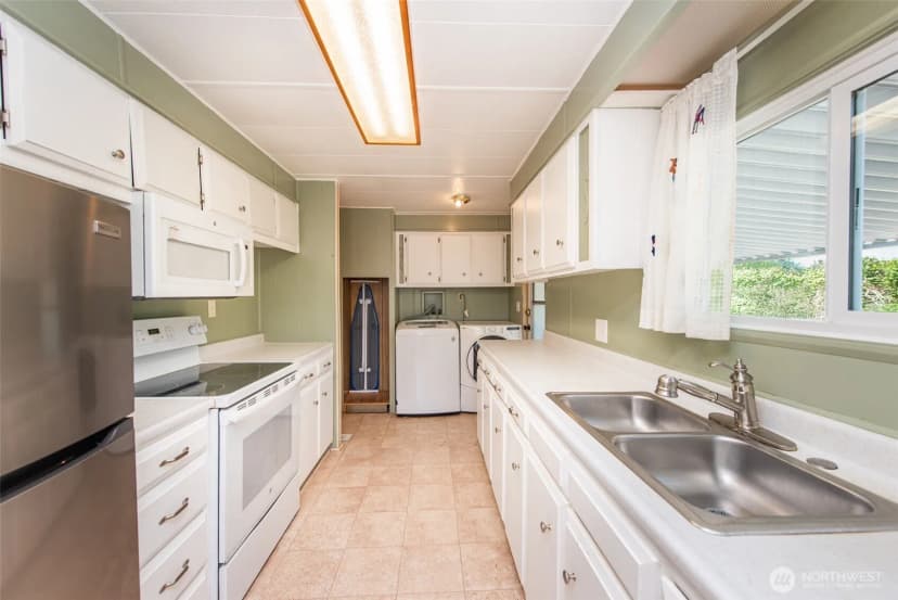Property photo for 921 S 3rd Avenue #15, Sequim photo 18