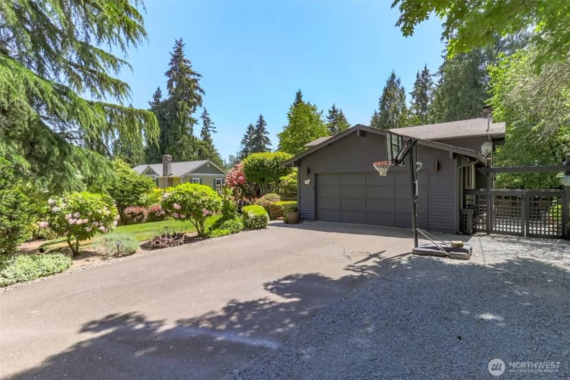 Property photo for 9605 29 Street Ct E, Edgewood photo 3