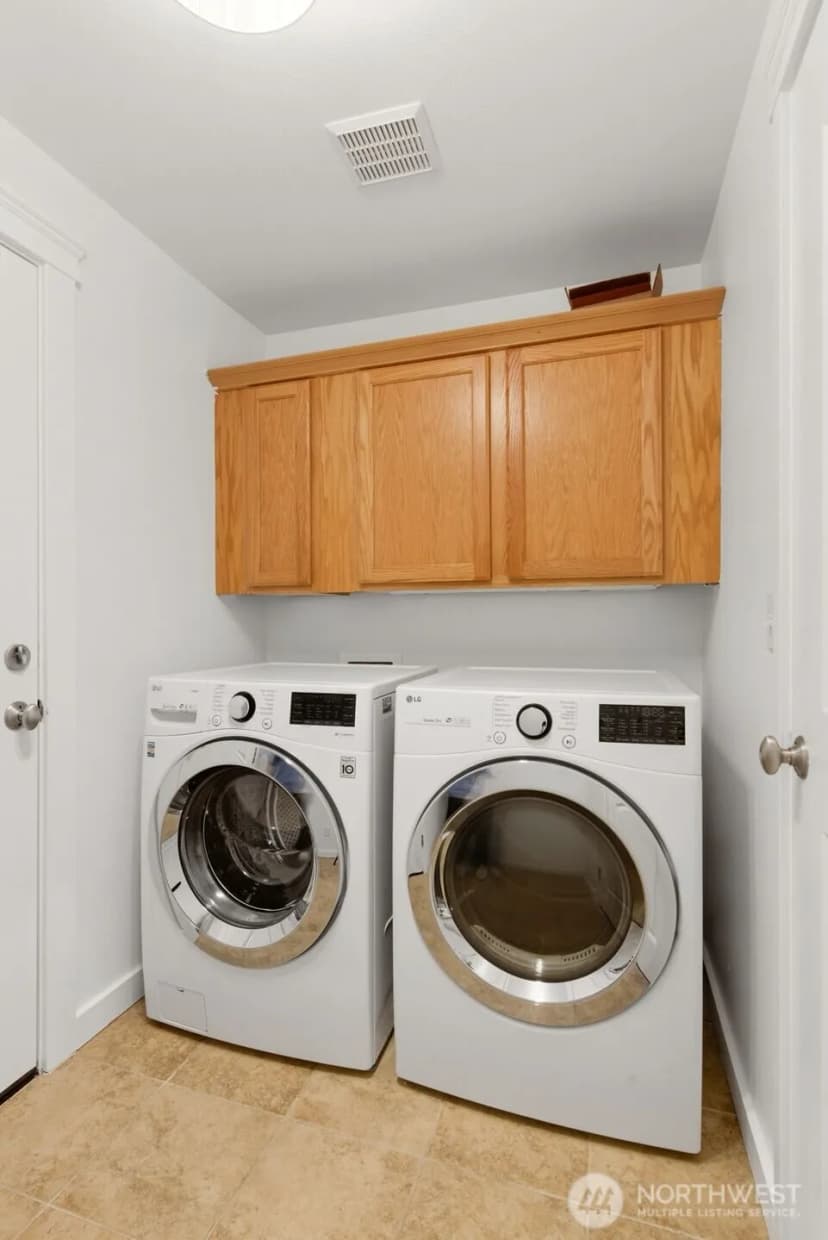 Property photo for 10718 Se 268th Street, Kent photo 12
