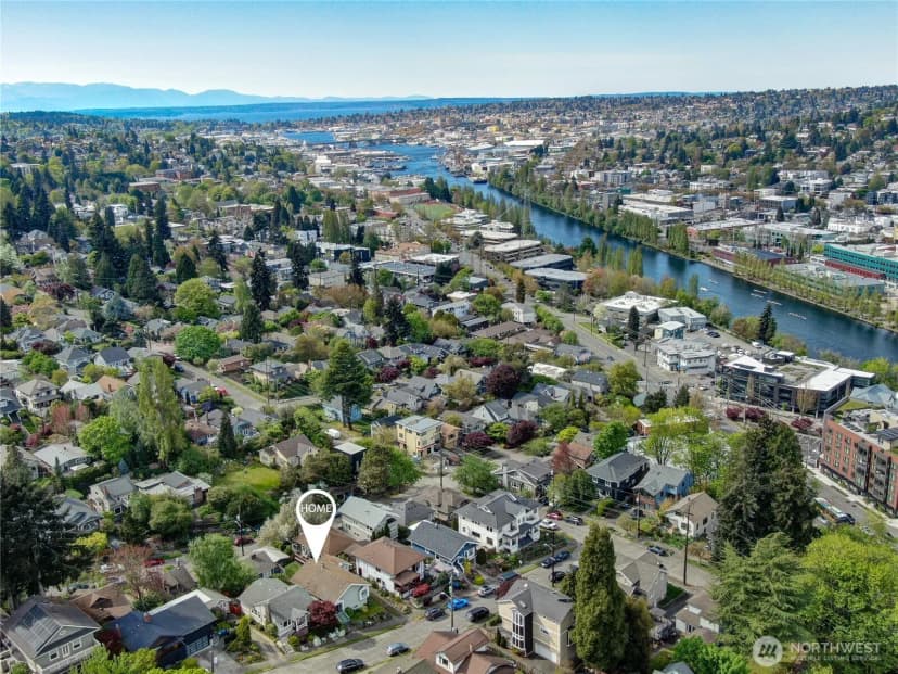 Property photo for 2719 Nob Hill Avenue N, Seattle photo 25