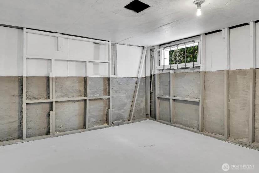 Property photo for 2719 Nob Hill Avenue N, Seattle photo 17