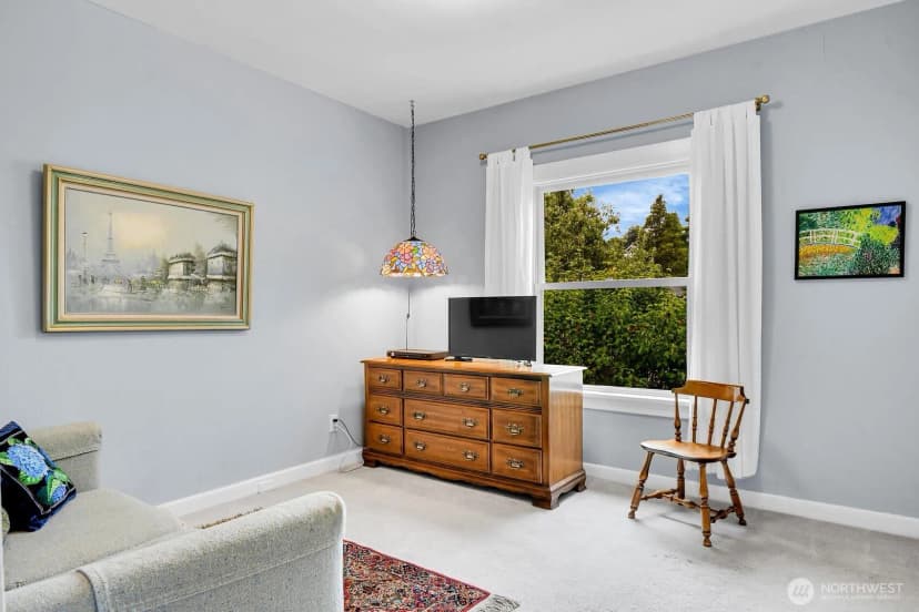 Property photo for 2719 Nob Hill Avenue N, Seattle photo 13