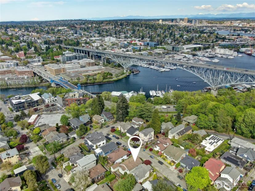 Property photo for 2719 Nob Hill Avenue N, Seattle photo 24