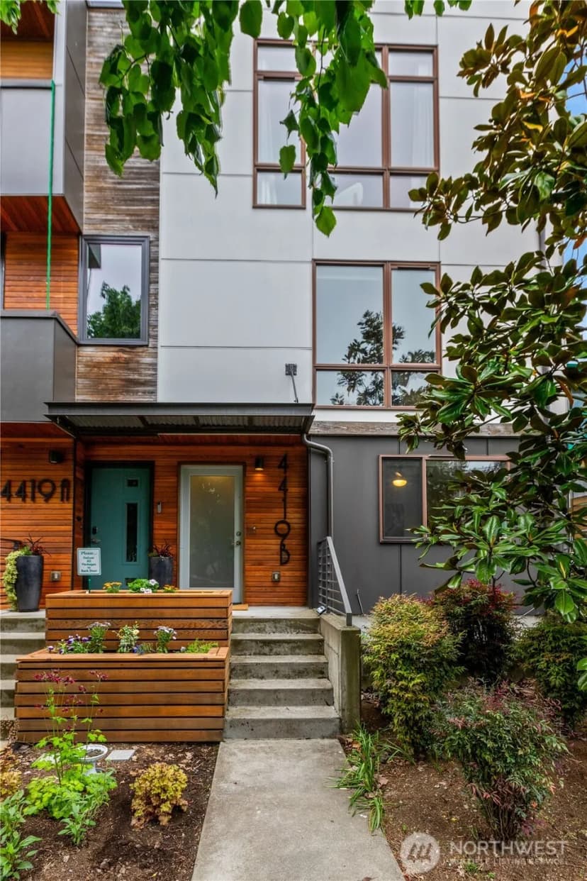 Property photo for 4419 B Corliss Avenue N, Seattle photo 30