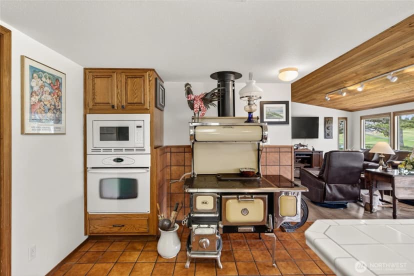 Property photo for 1211 314th Place, Ocean Park photo 18