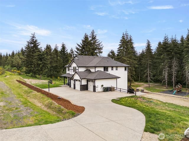 Property photo for 621 Tiedman Road Nw, Lakebay photo 2