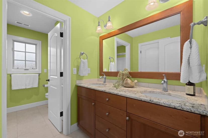 Property photo for 2727 E Lake Sammamish Parkway Ne, Sammamish photo 18