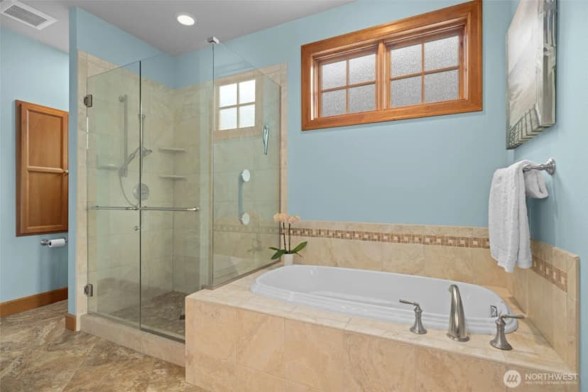 Property photo for 2727 E Lake Sammamish Parkway Ne, Sammamish photo 12